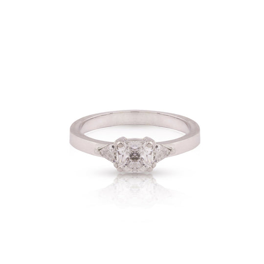 dianna - three diamonds ring