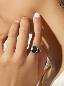 Aretha - Spinel, diamonds & black diamonds ring