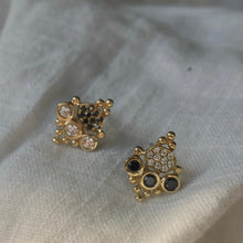 Load image into Gallery viewer, Sara - black &amp; white diamonds earring