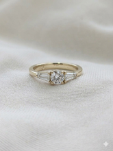 Load image into Gallery viewer, Luna ring