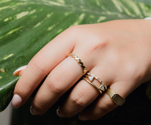 Daphne - twisted gold ring