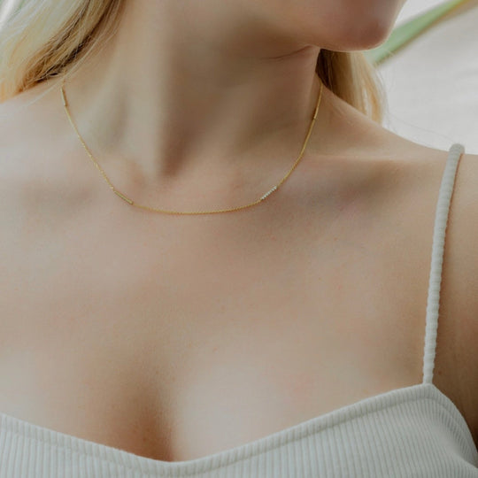 Pilari - fineline diamonds necklace