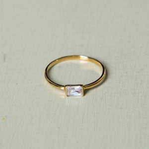 agnes - baguette diamond ring