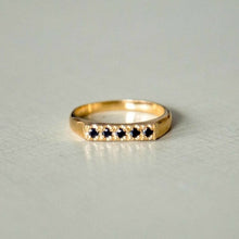 Load image into Gallery viewer, kitty - flat front ring with black diamonds