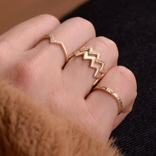 vivian - center v ring