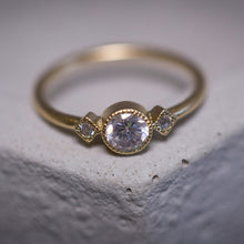 Load image into Gallery viewer, dlyla - three diamonds round ring