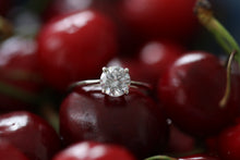 Load image into Gallery viewer, margot - solitaire diamond ring