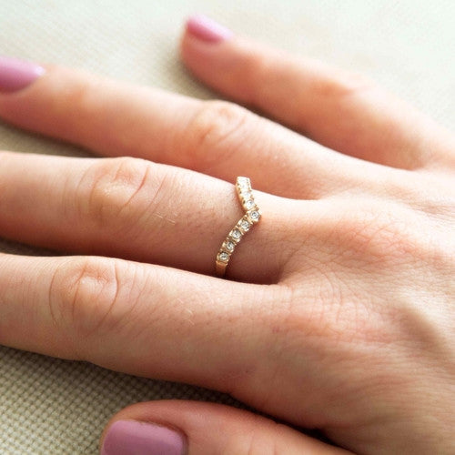 linda - v shaped ring