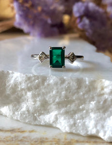 émile emerald & diamonds ring