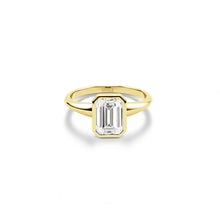 Load image into Gallery viewer, Raily - emerald cut ring