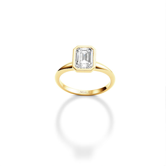 Raily - emerald cut ring
