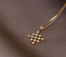 Load image into Gallery viewer, hive diamond necklace
