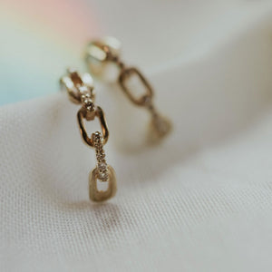 Chain link small hoop earrings